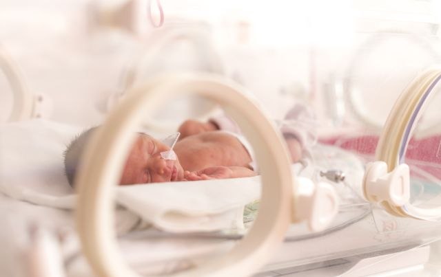 Svaka 10. beba rodi se pre vremena, a "mali divovi" imaju svoj dan